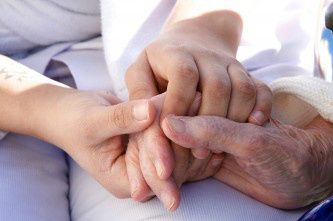 Votre aide médico-psychologique d'ASéa Sérénité est à vos côtés pour vous accompagner au quotidien.